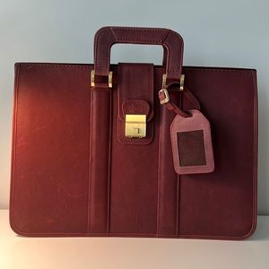 briefcase style large carryon. Large Laptop and document use. 100% leather.
